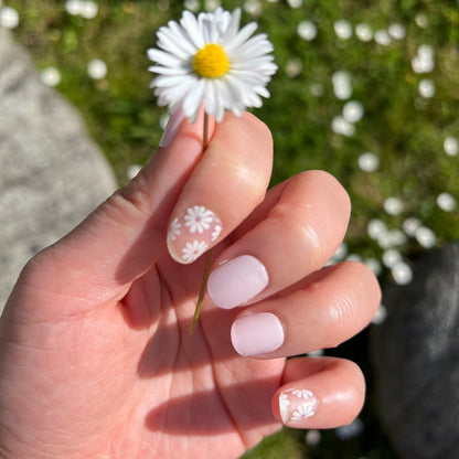 Flower power, pink daisy gel nail wraps